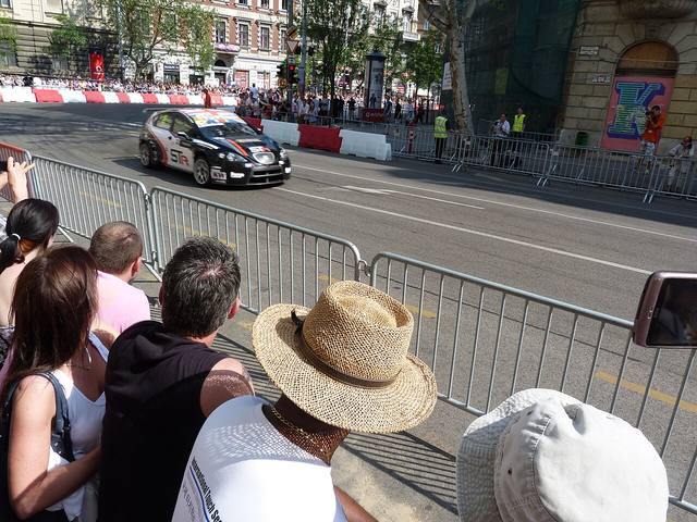 F1赛车装备进化：科技如何悄悄改写比赛（战术执教视角）